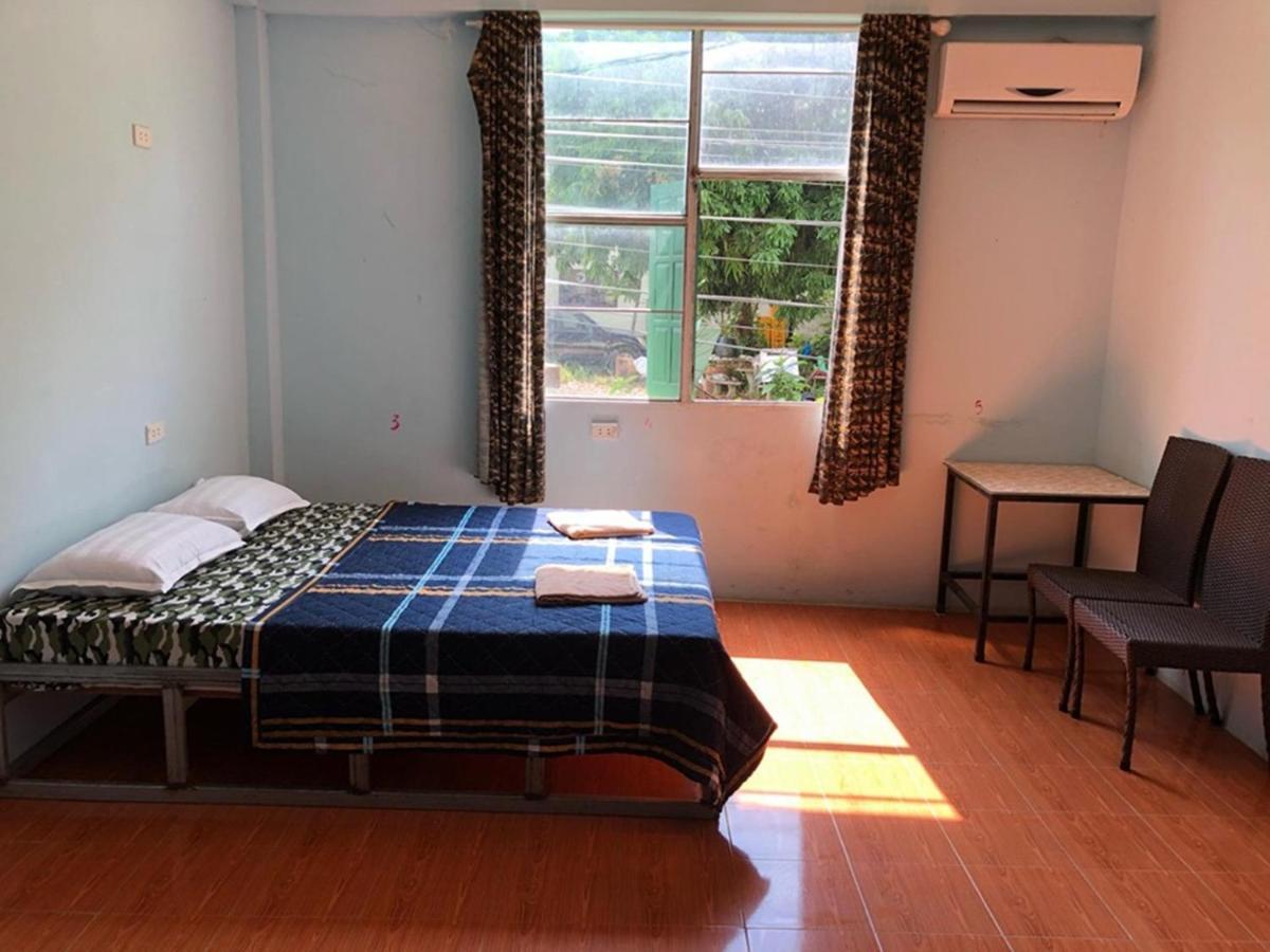Army Barracks Guesthouse Vang Vieng Exterior foto